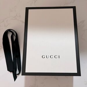 AUTHENTIC GUCCI LUXURY BOX & 6’ FEET OF DESIGNER GUCCI RIBBON